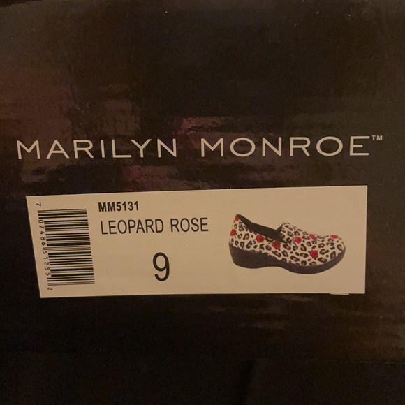 Marilyn Monroe Leopard Rose Nurse Clogs Sz 6-11 - Picture 6 of 7